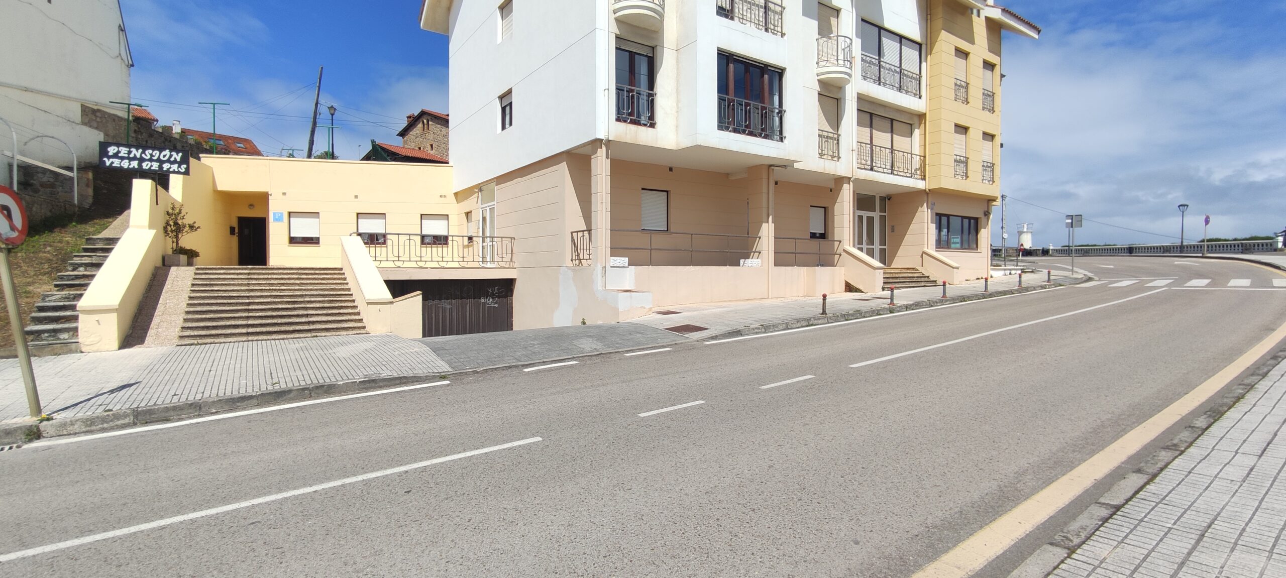 hostal en venta comillas
